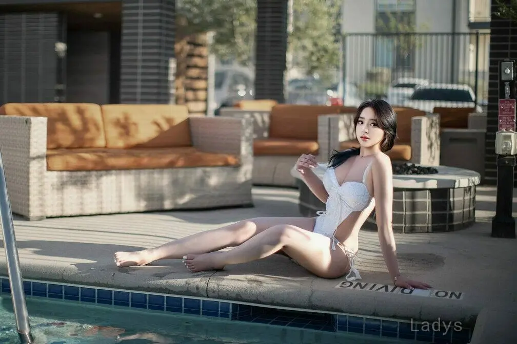 Alice Park, 27 years beautiful nude Las Vegas escorts girl, height 165 sm, Weight 50 kg