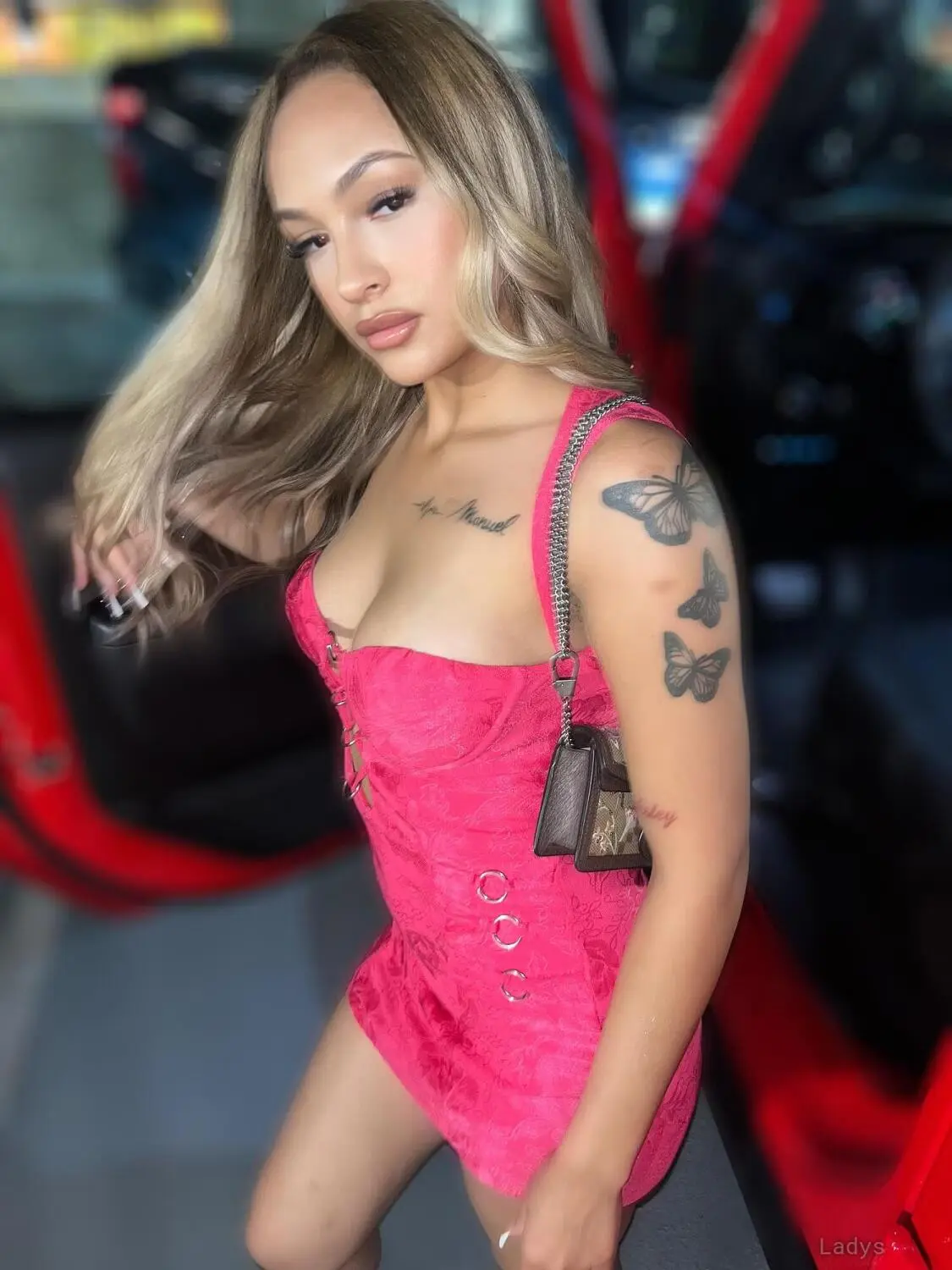 Ariana, 20 years beautiful nude Las Vegas escorts girl, height 157 sm, Weight 55 kg