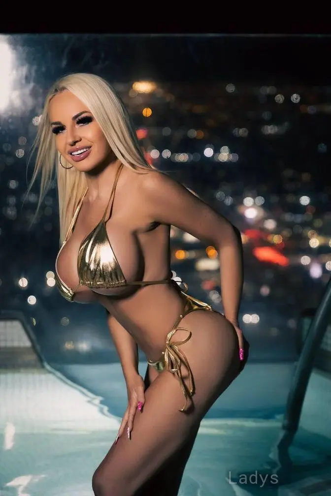 Bella, 30 years beautiful nude Las Vegas escorts girl, height 154 sm, Weight 53 kg