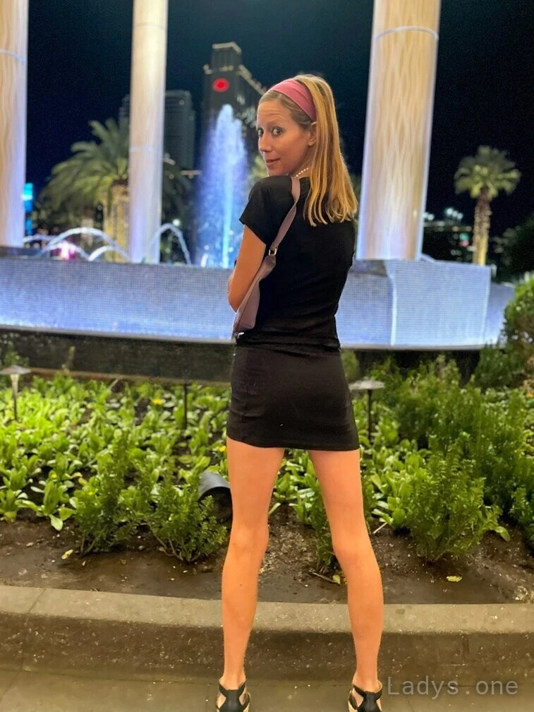 CHELSEY VEGAS, 33 years beautiful nude Las Vegas escorts girl, height 168 sm, Weight 48 kg