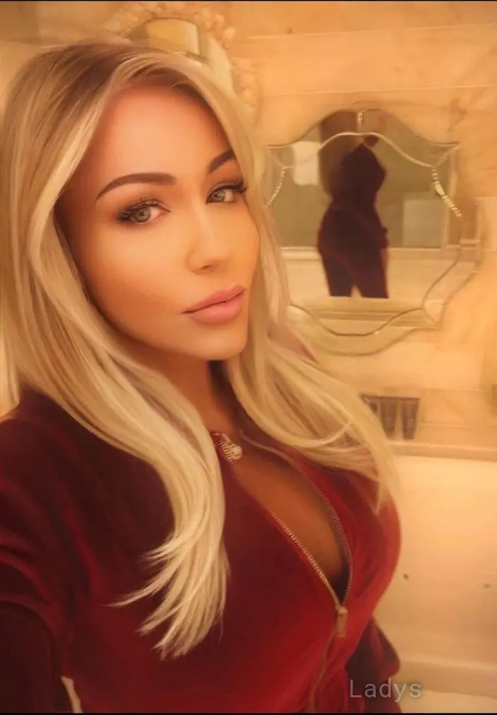 Cynthia, 32 years beautiful nude Las Vegas escorts girl, height 165 sm, Weight 61 kg