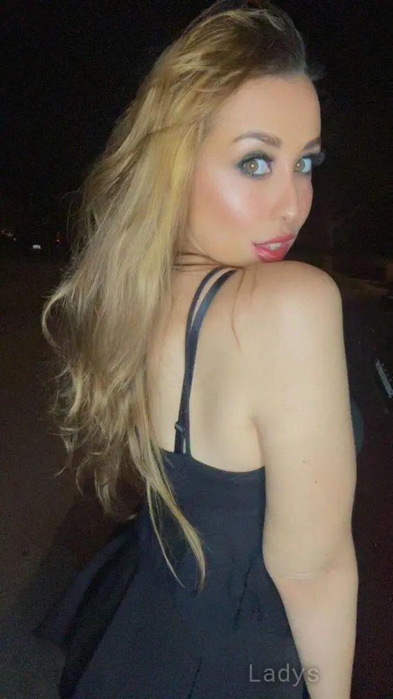 Emma, 25 years beautiful nude Las Vegas escorts girl, height 170 sm, Weight 59 kg