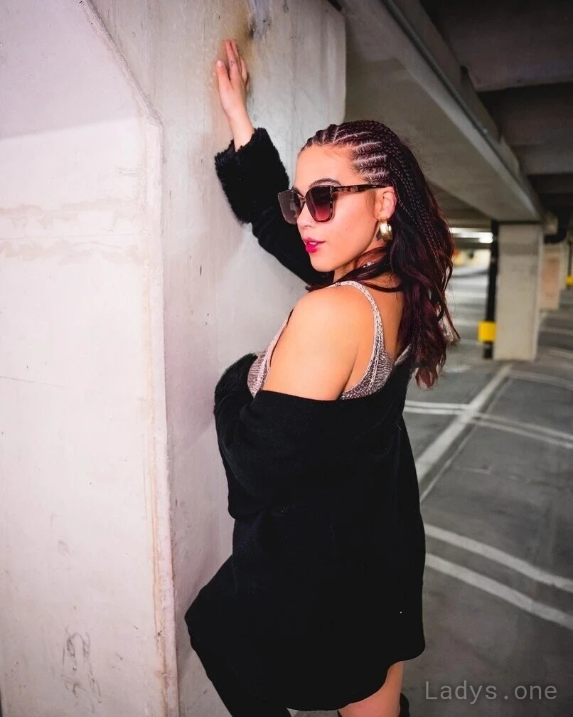 GREEN EYE CANDY, 23 years beautiful nude Las Vegas escorts girl, height 160 sm, Weight 59 kg