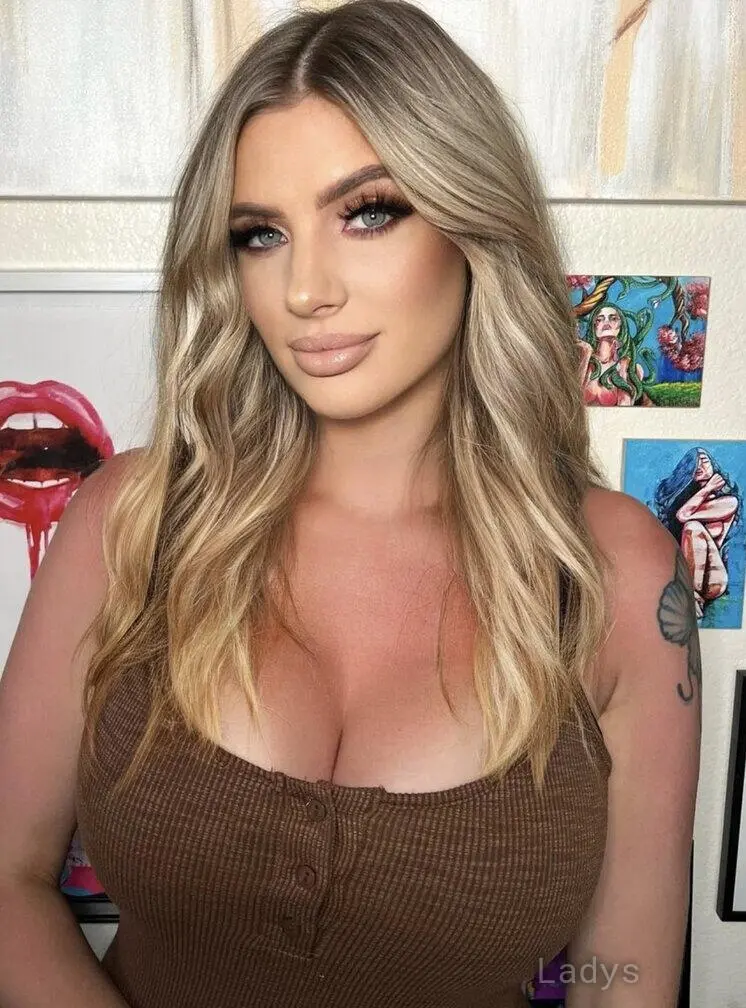Kylie Jade, 26 years beautiful nude Las Vegas escorts girl, height 162 sm, Weight 55 kg