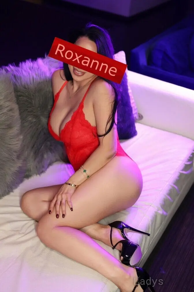 Roxxanne, 26 years beautiful nude Las Vegas escorts girl, height 160 sm, Weight 57 kg