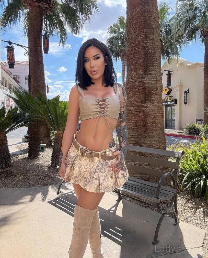 Sophie, 25 years beautiful nude Las Vegas escorts girl, height 172 sm, Weight 59 kg