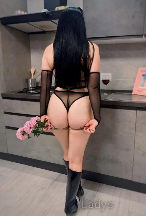 Kleo, 23 years beautiful nude Lecce escorts girl, height 162 sm, Weight 56 kg