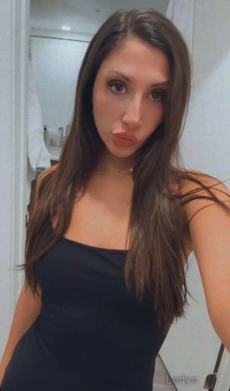 Gianna Dior, 25 years beautiful nude Lehigh Acres escorts girl, height 126 sm, Weight 38 kg