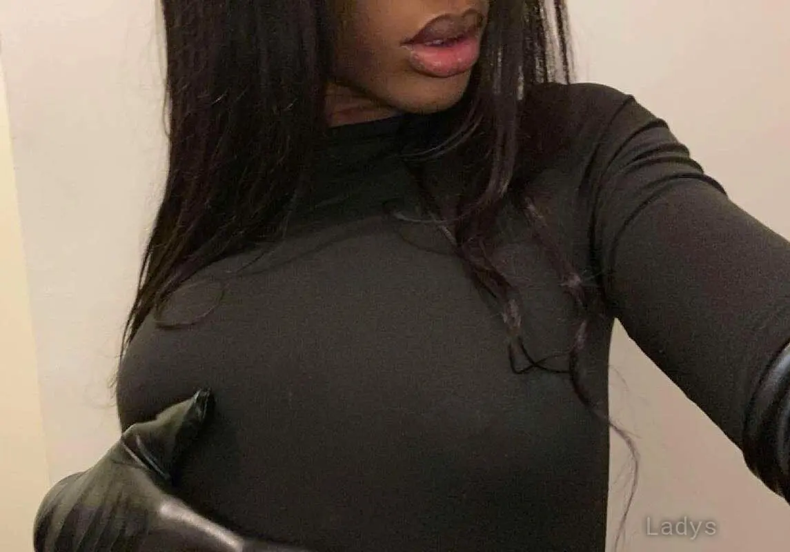 CynthiaaMedusaa, 27 years beautiful nude Lille escorts girl, height 167 sm, Weight 52 kg