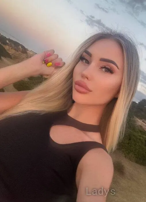 Alexa, 25 years beautiful nude Limassol escorts girl, height 167 sm, Weight 50 kg