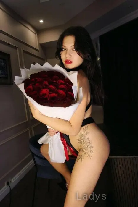 Julia, 26 years beautiful nude Limassol escorts girl, height 170 sm, Weight 52 kg