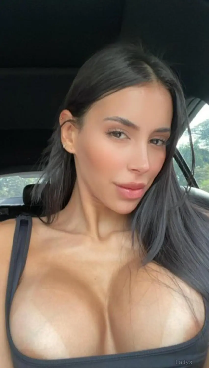 Ludivine, 28 years beautiful nude Limoges escorts girl, height 150 sm, Weight 50 kg