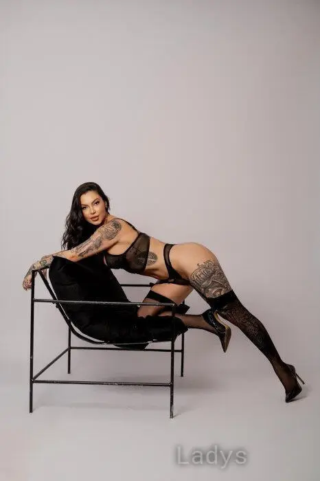Alice, 26 years beautiful nude Lisboa escorts girl, height 165 sm, Weight 65 kg