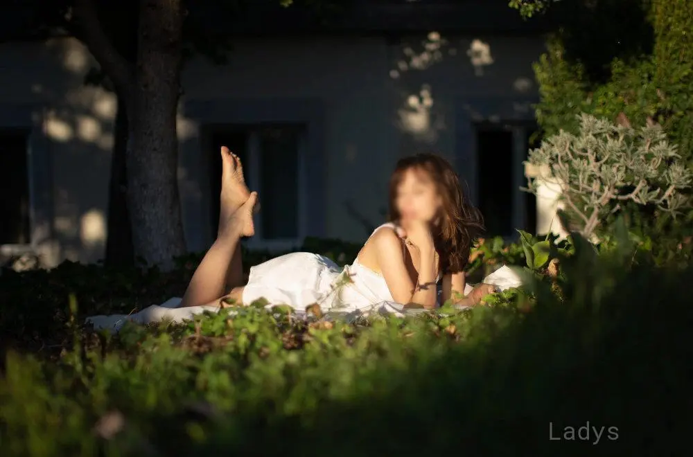 Claire De Lune, 27 years beautiful nude Lisboa escorts girl, height 170 sm, Weight 54 kg