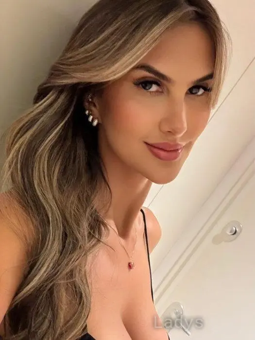 Isis Massareli, 28 years beautiful nude Lisboa escorts girl, height 178 sm, Weight 60 kg