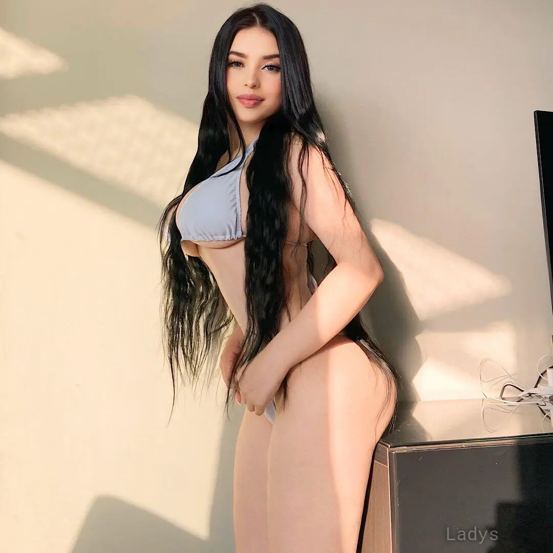 Kendall, 23 years latina escorts girl, height 165 sm, Weight  kg, listcrawler Abu Dhabi