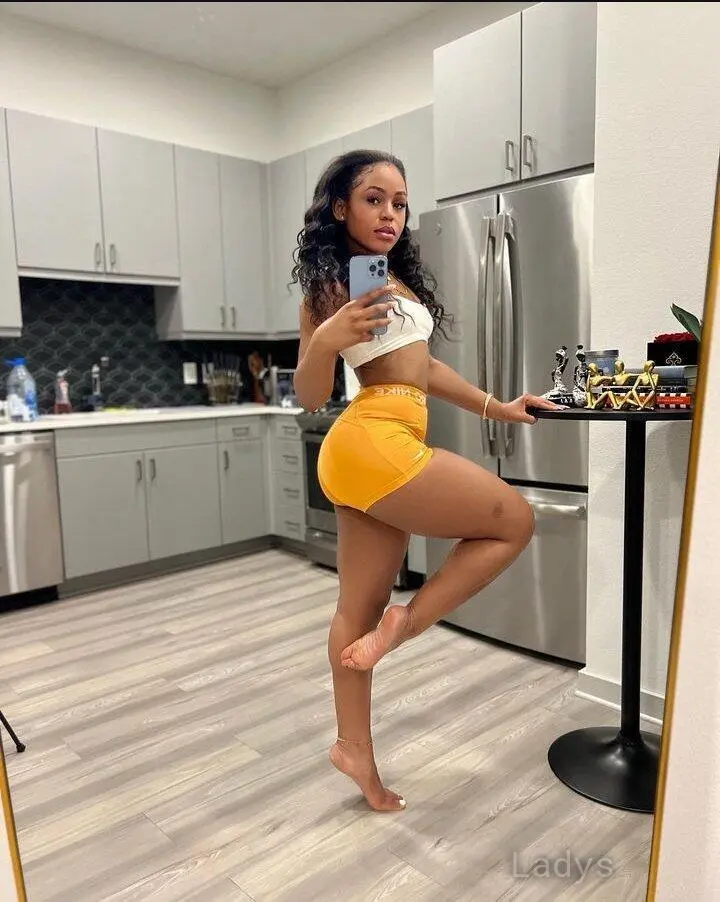 Olivia, 23 years latina escorts girl, height 170 sm, Weight  kg, listcrawler Abu Dhabi