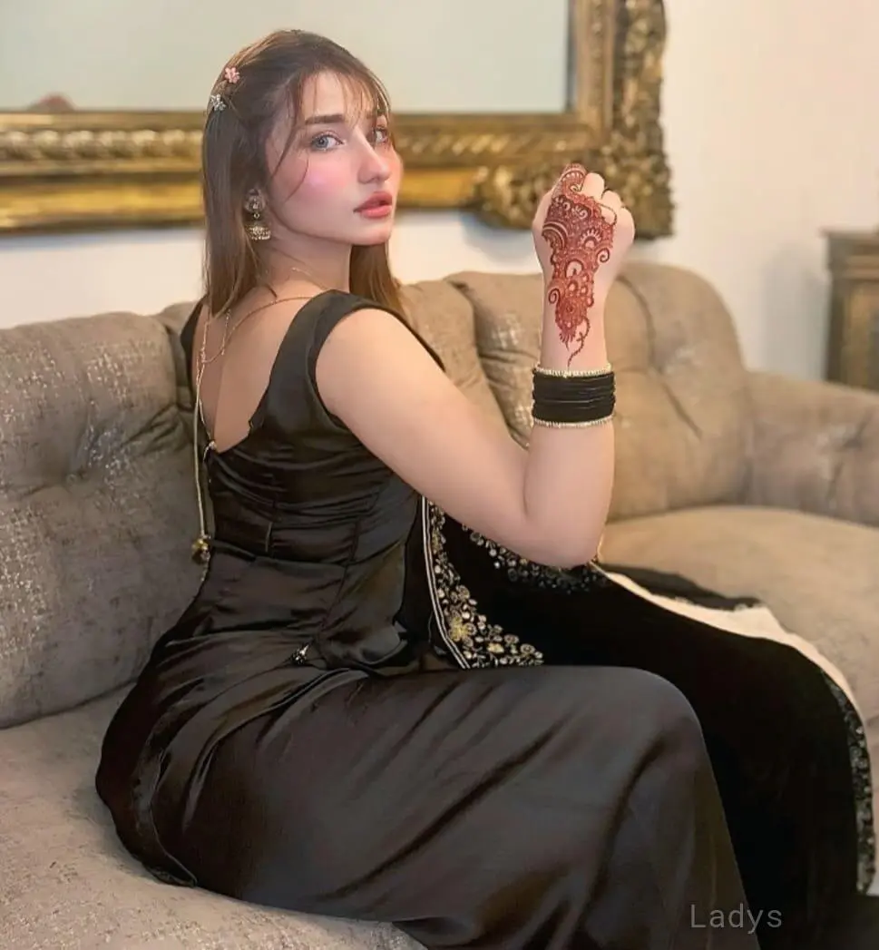 Riya, 24 years latina escorts girl, height 172 sm, Weight kg, listcrawler Abu Dhabi