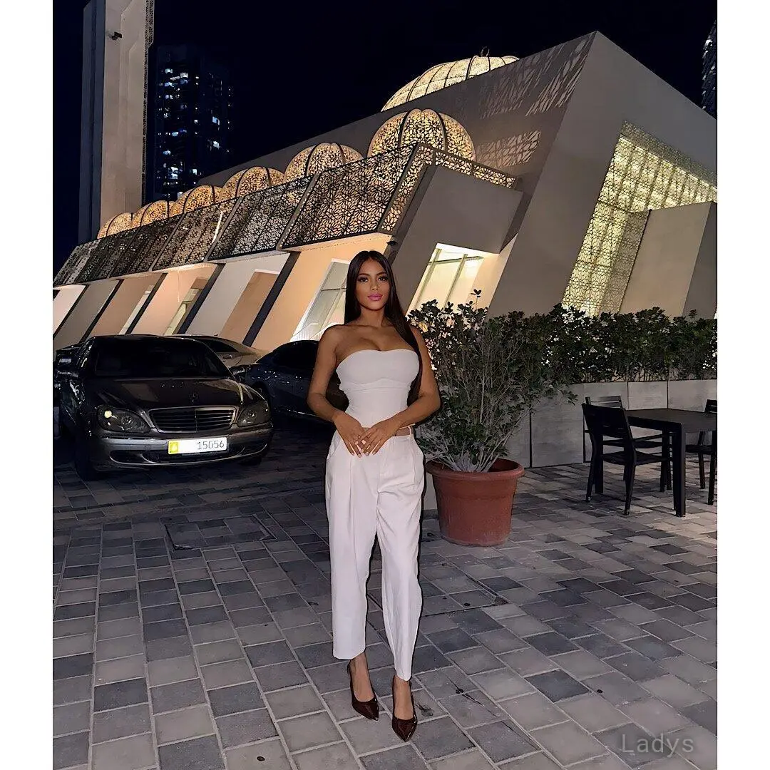 Sofi, 23 years latina escorts girl, height 165 sm, Weight  kg, listcrawler Abu Dhabi