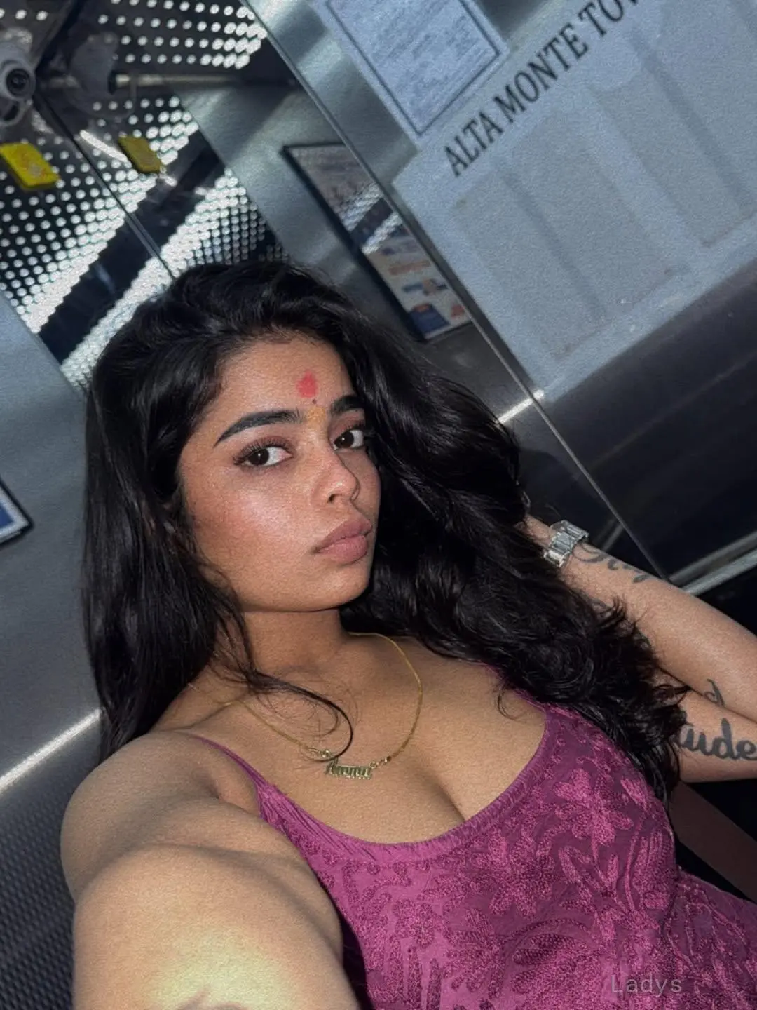 Nancy, 22 years latina escorts girl, height 154 sm, Weight kg, listcrawler Akola