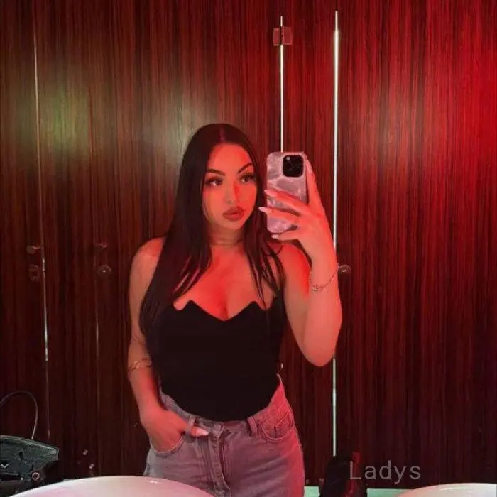 Debbie, 25 years latina escorts girl, height 170 sm, Weight 55 kg, listcrawler Amstelveen