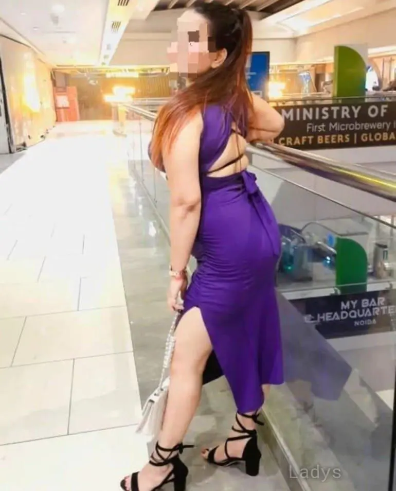 Elena, 22 years latina escorts girl, height 153 sm, Weight  kg, listcrawler Aurangabad