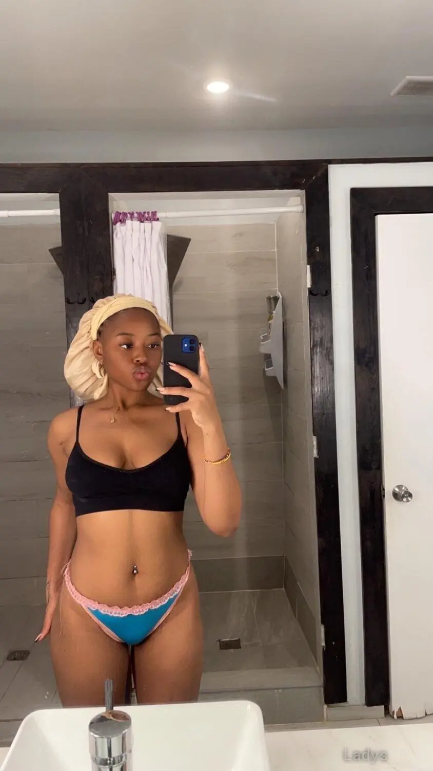 Suzzy, years latina escorts girl, height sm, Weight kg, listcrawler Bahamas