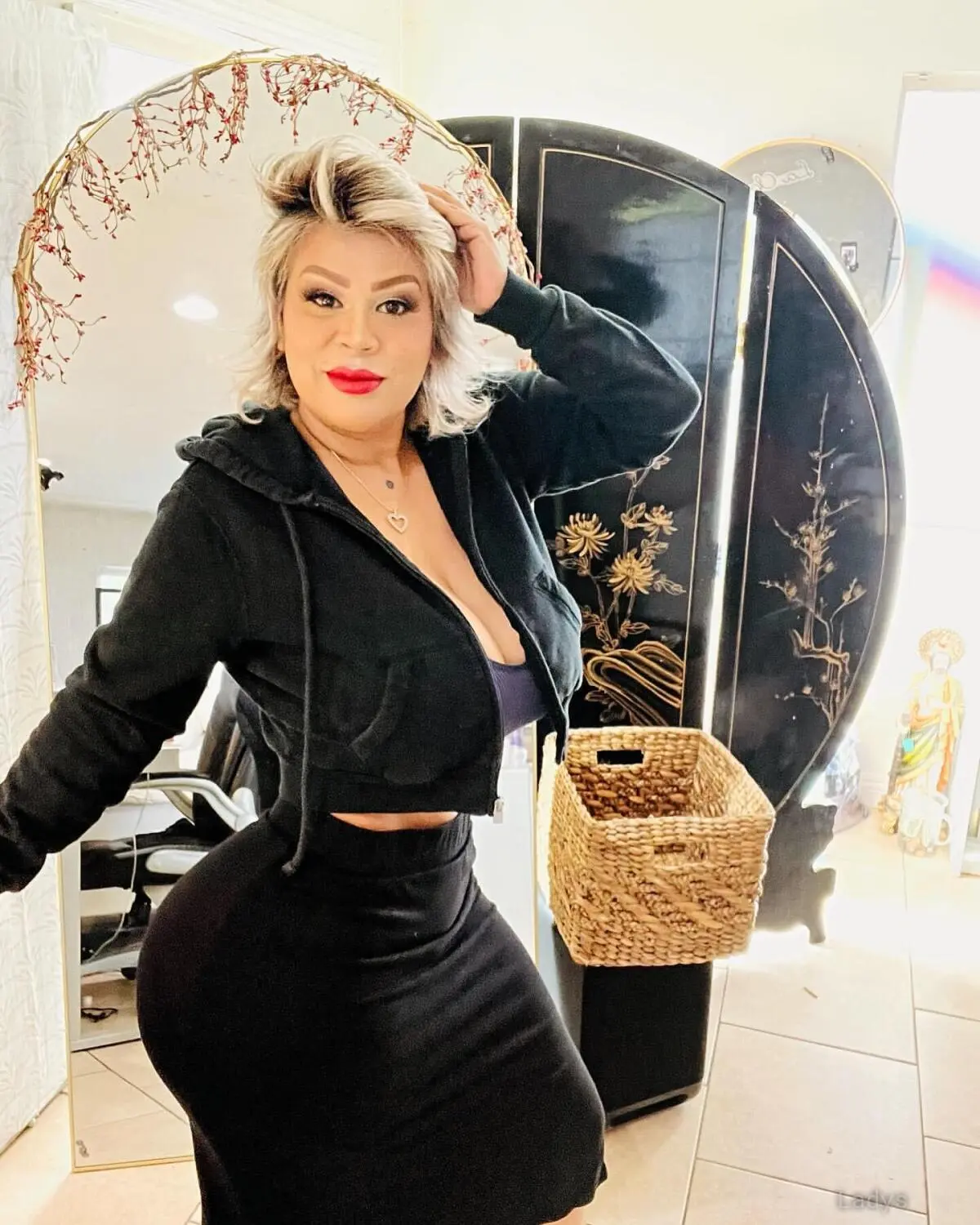 Myra Alejandra Sandoval, 46 years latina escorts girl, height 162 sm, Weight 62 kg, listcrawler Baltimore