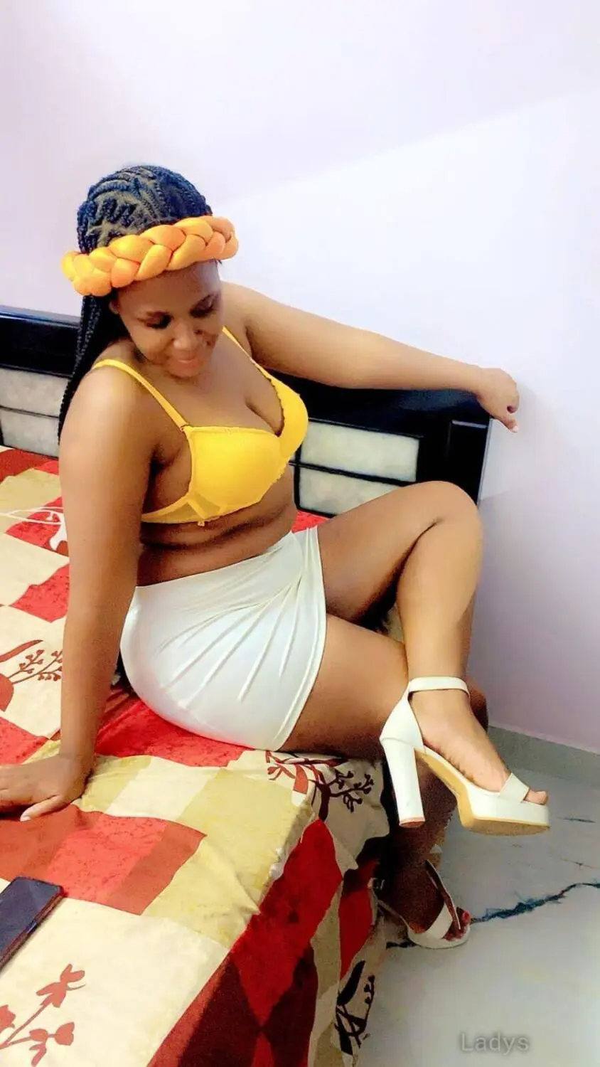 Linah, 24 years latina escorts girl, height  sm, Weight  kg, listcrawler Bangalore