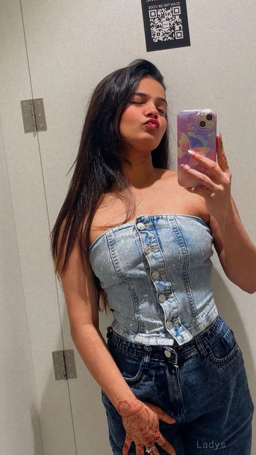 Maya, 21 years latina escorts girl, height 163 sm, Weight kg, listcrawler Bangalore
