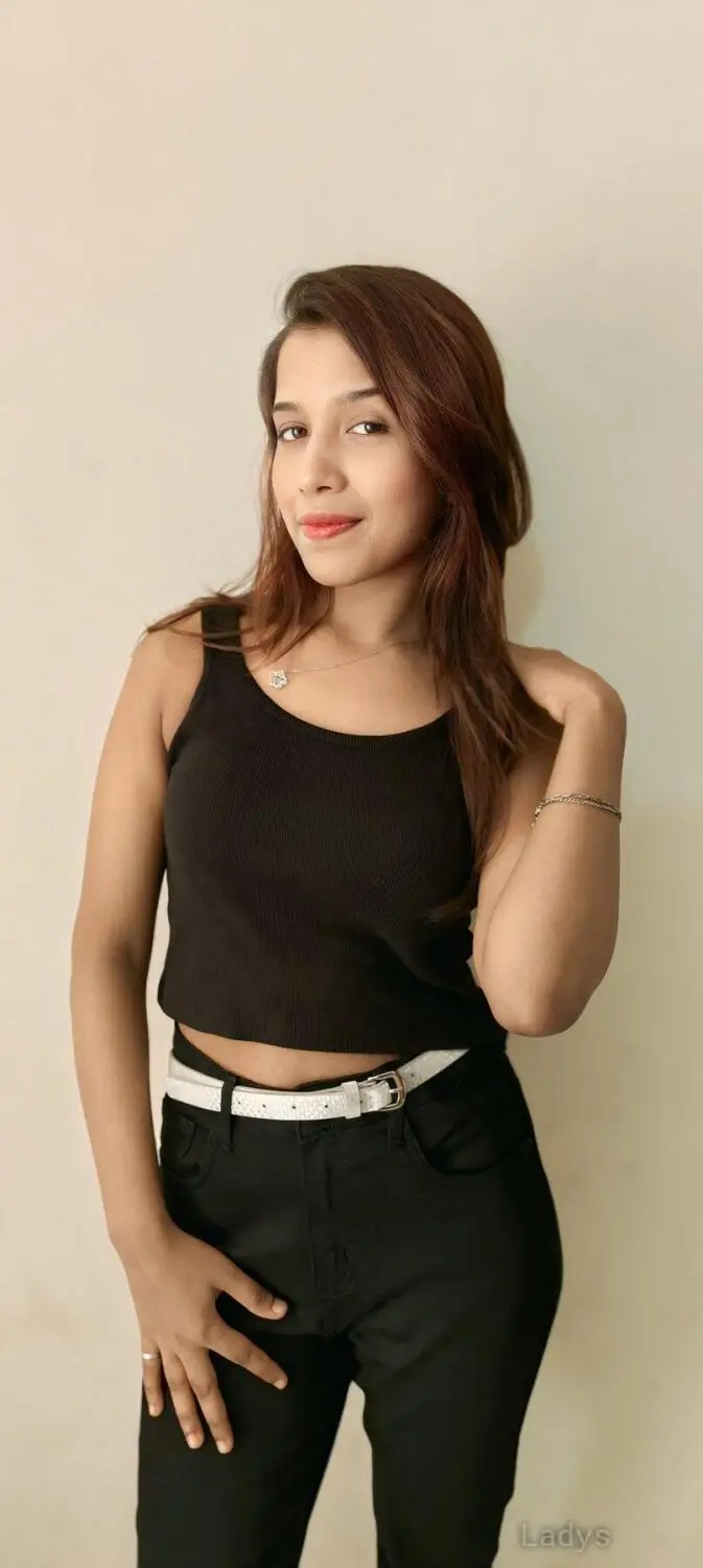 Nana, 19 years latina escorts girl, height 154 sm, Weight  kg, listcrawler Bangalore