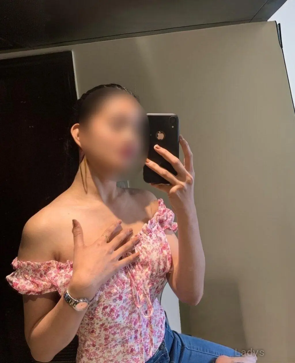 Smitha, 20 years latina escorts girl, height 169 sm, Weight  kg, listcrawler Bangalore