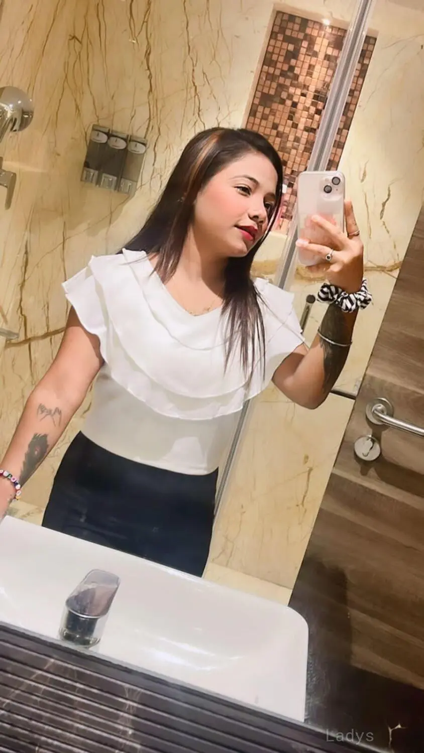 Taruna, 25 years latina escorts girl, height 154 sm, Weight  kg, listcrawler Bangalore