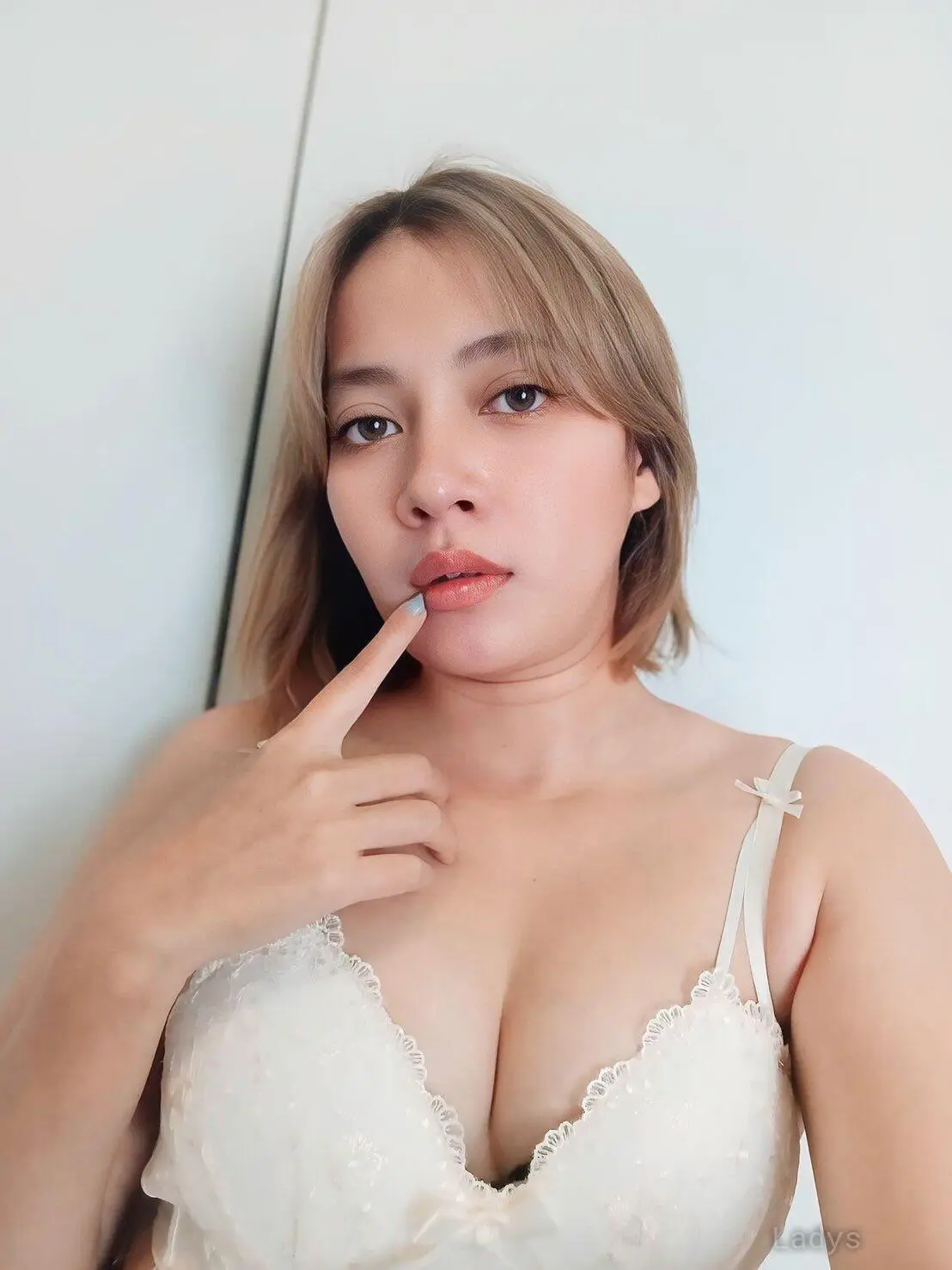 Adele, 29 years latina escorts girl, height 156 sm, Weight kg, listcrawler Bangkok