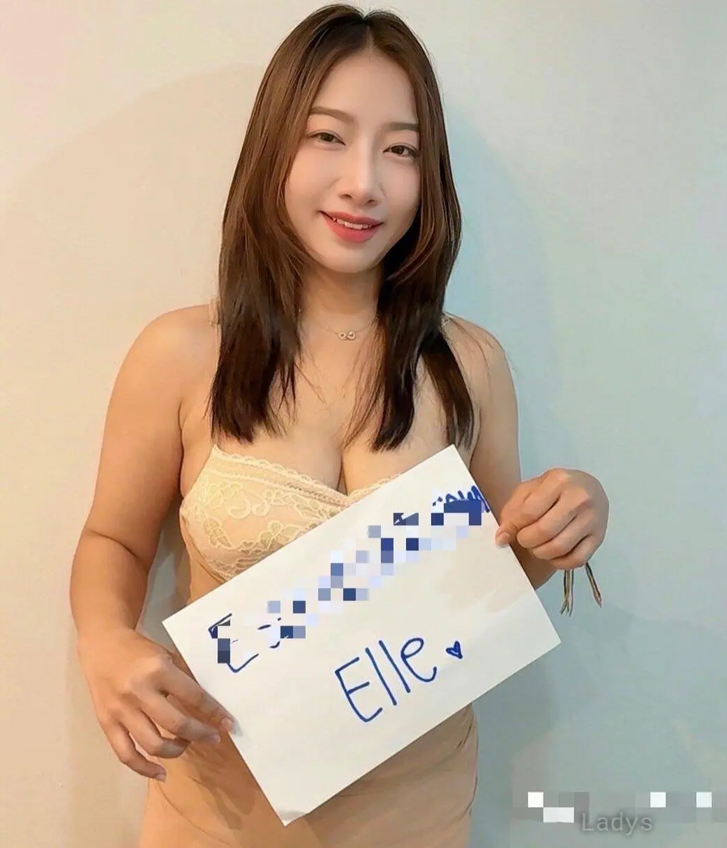 Elle, 25 years latina escorts girl, height 159 sm, Weight kg, listcrawler Bangkok