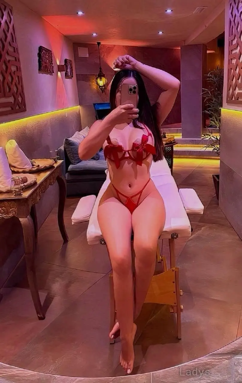 Abril, 24 years latina escorts girl, height 155 sm, Weight  kg, listcrawler Barcelona