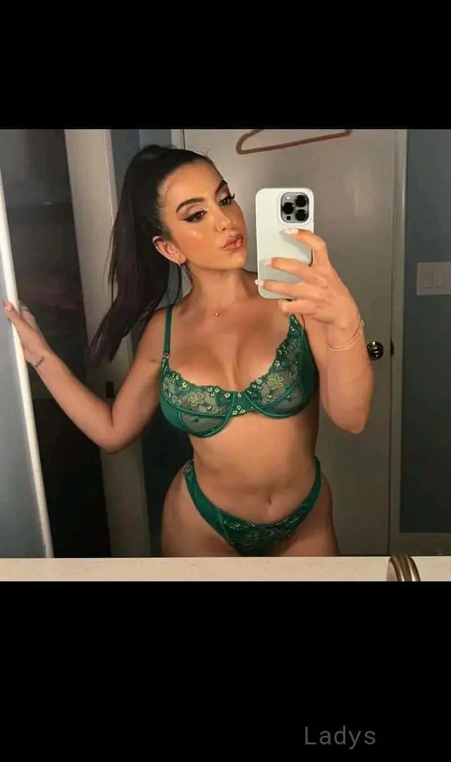 Alice brehier, 22 years latina escorts girl, height 123 sm, Weight 37 kg, listcrawler Cachan
