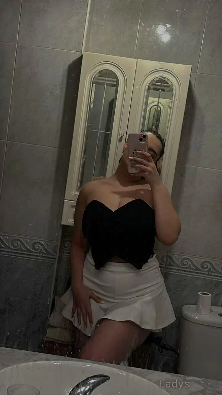 Esraa, 26 years latina escorts girl, height 170 sm, Weight  kg, listcrawler Cairo