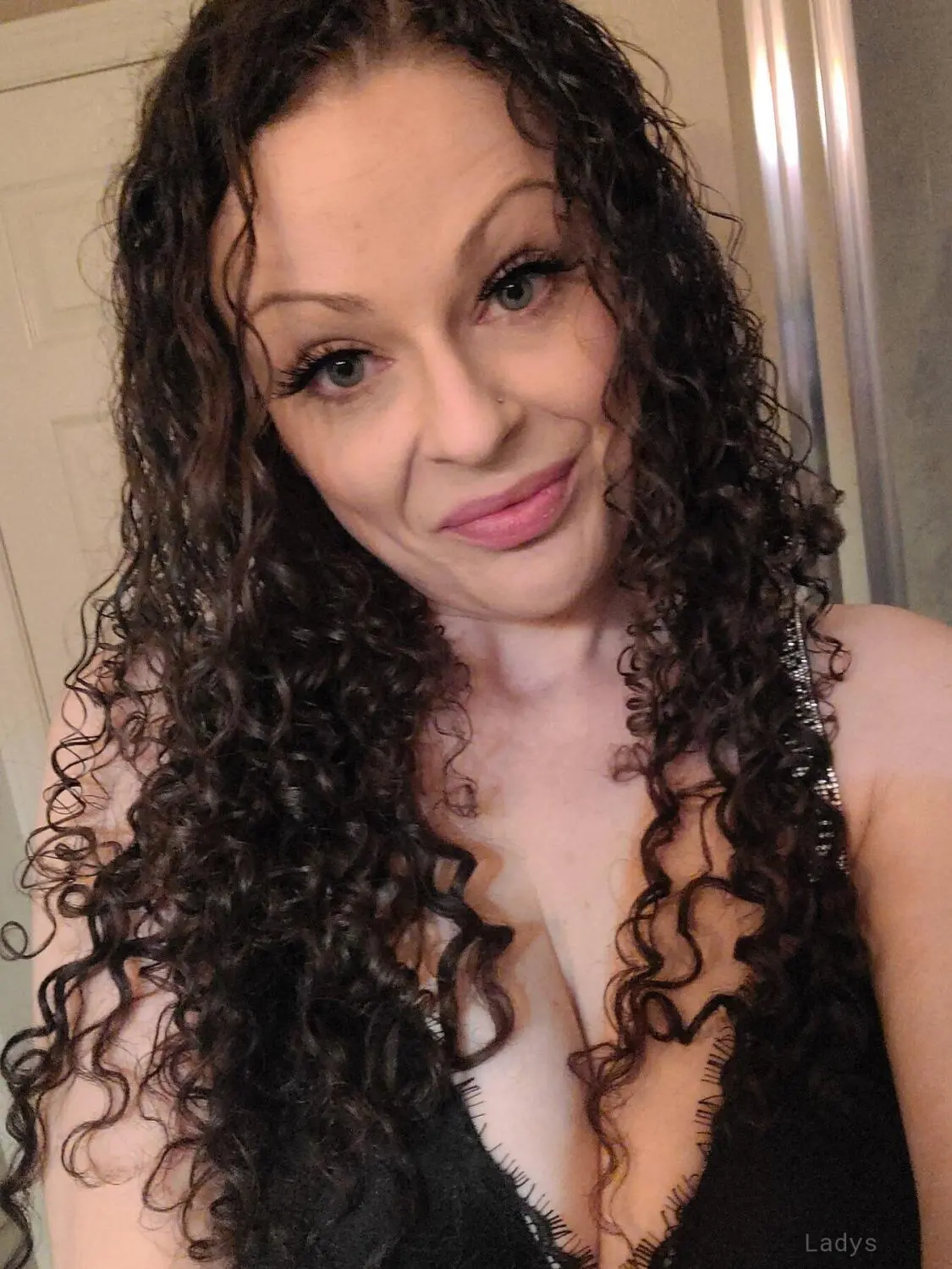 Presley, 33 years latina escorts girl, height 172 sm, Weight  kg, listcrawler Calgary
