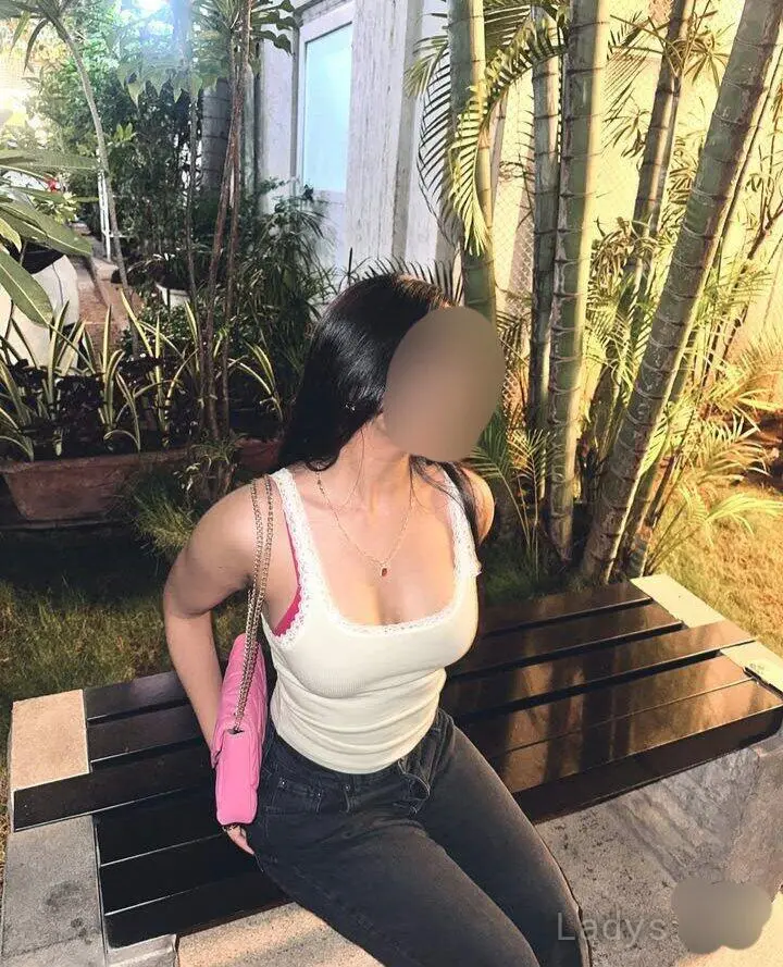 Kate, 22 years latina escorts girl, height 154 sm, Weight  kg, listcrawler Chandigarh