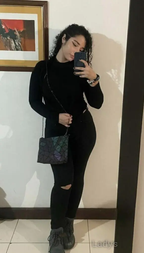 Chrisna Linda, 32 years latina escorts girl, height 170 sm, Weight 76 kg, listcrawler Charleroi