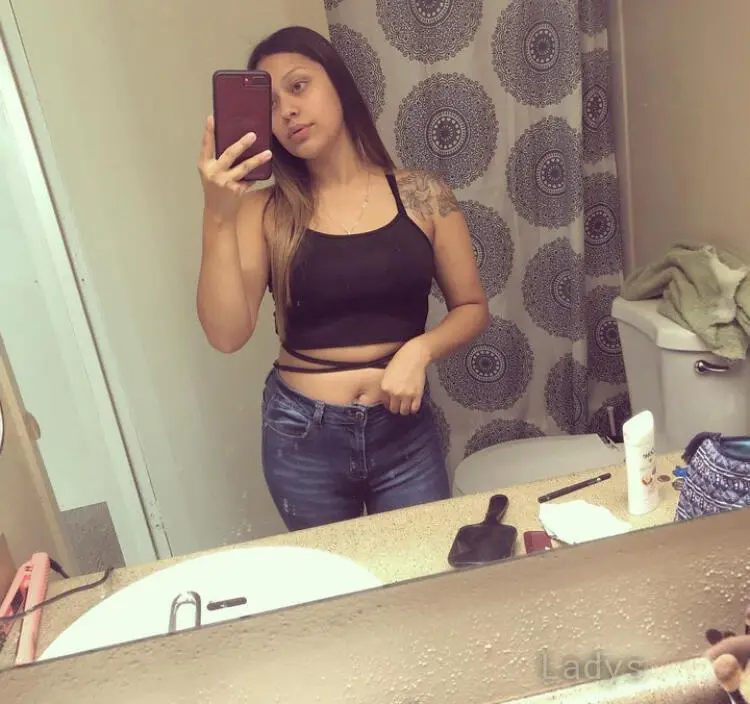 I'm available now meet up or video call, 26 years latina escorts girl, height 158 sm, Weight 67 kg, listcrawler Charlotte