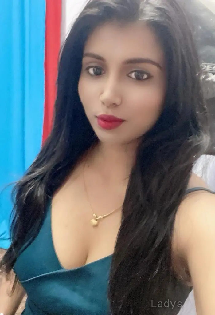 Lisa, 23 years latina escorts girl, height 154 sm, Weight  kg, listcrawler Chennai