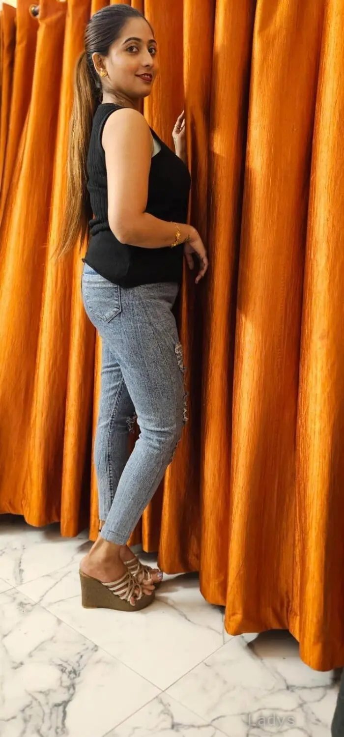 SONIA, 21 years latina escorts girl, height 178 sm, Weight kg, listcrawler Chennai