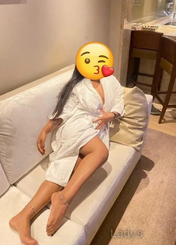 Teena, 23 years latina escorts girl, height 157 sm, Weight  kg, listcrawler Chennai