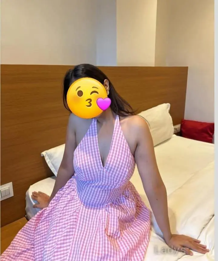 Zoya, 23 years latina escorts girl, height 155 sm, Weight  kg, listcrawler Chennai