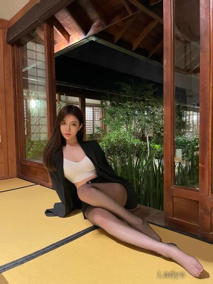 Candy, years latina escorts girl, height sm, Weight kg, listcrawler Chongqing
