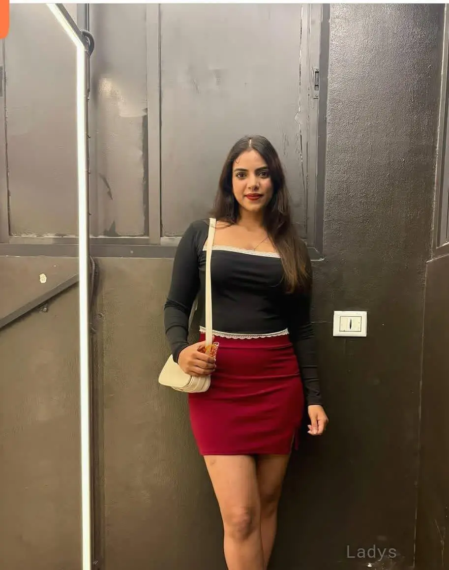 Vidya, 22 years latina escorts girl, height 156 sm, Weight  kg, listcrawler Coimbatore