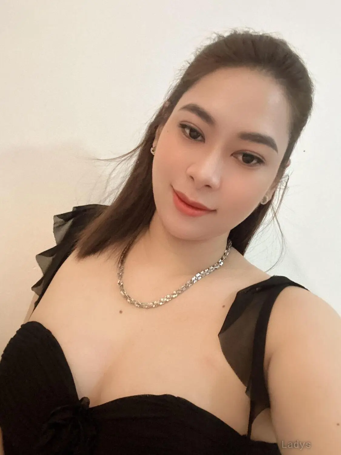 Bella, 22 years latina escorts girl, height 175 sm, Weight  kg, listcrawler Colombo