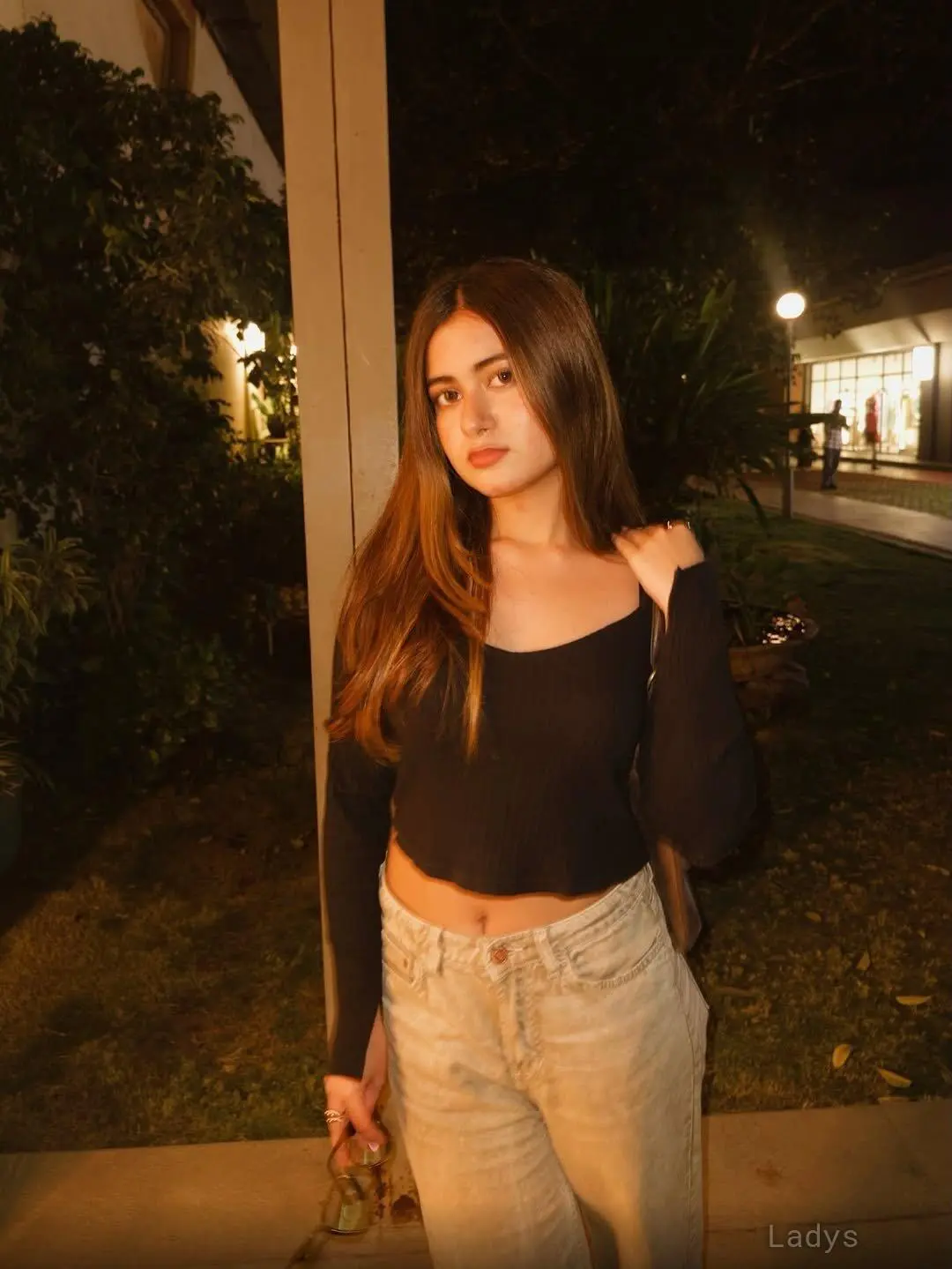 Doli, 21 years latina escorts girl, height 154 sm, Weight kg, listcrawler Colombo